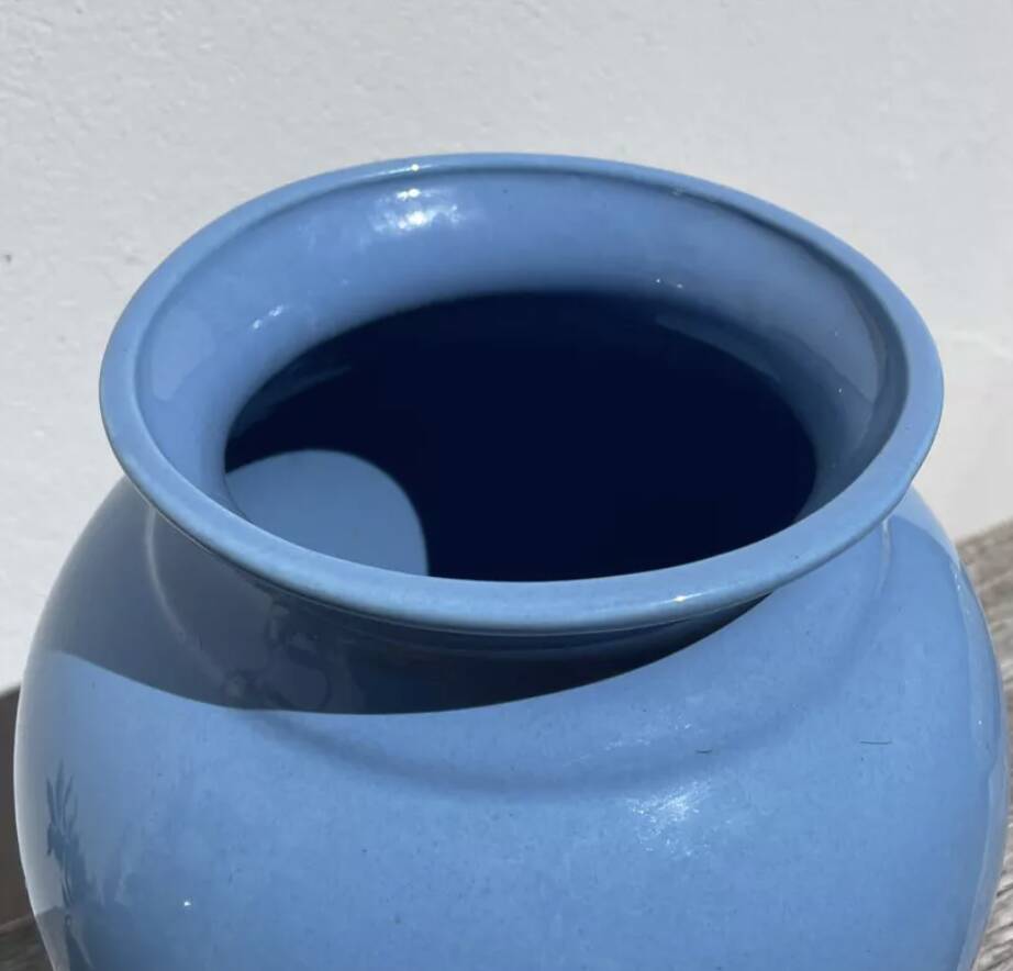 Vase balustre en céramique bleu uni minimaliste