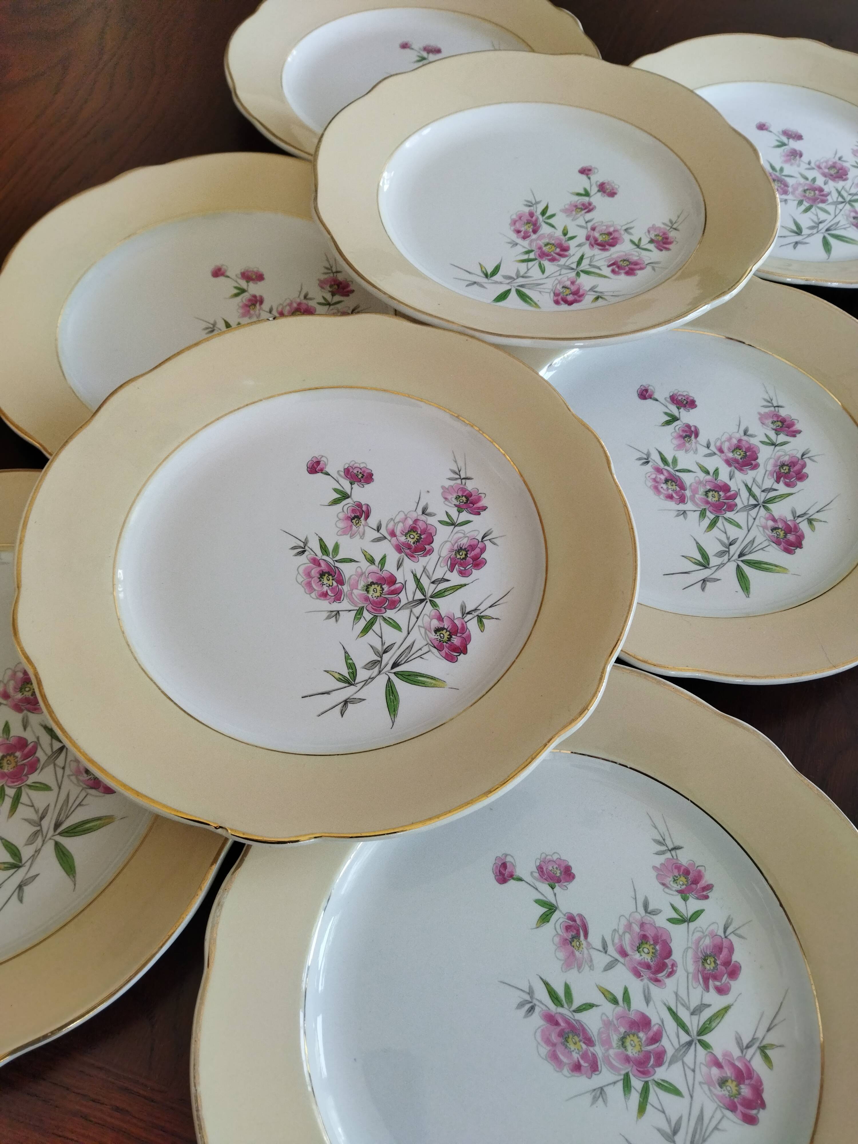 8 assiettes plates K&G Lunéville