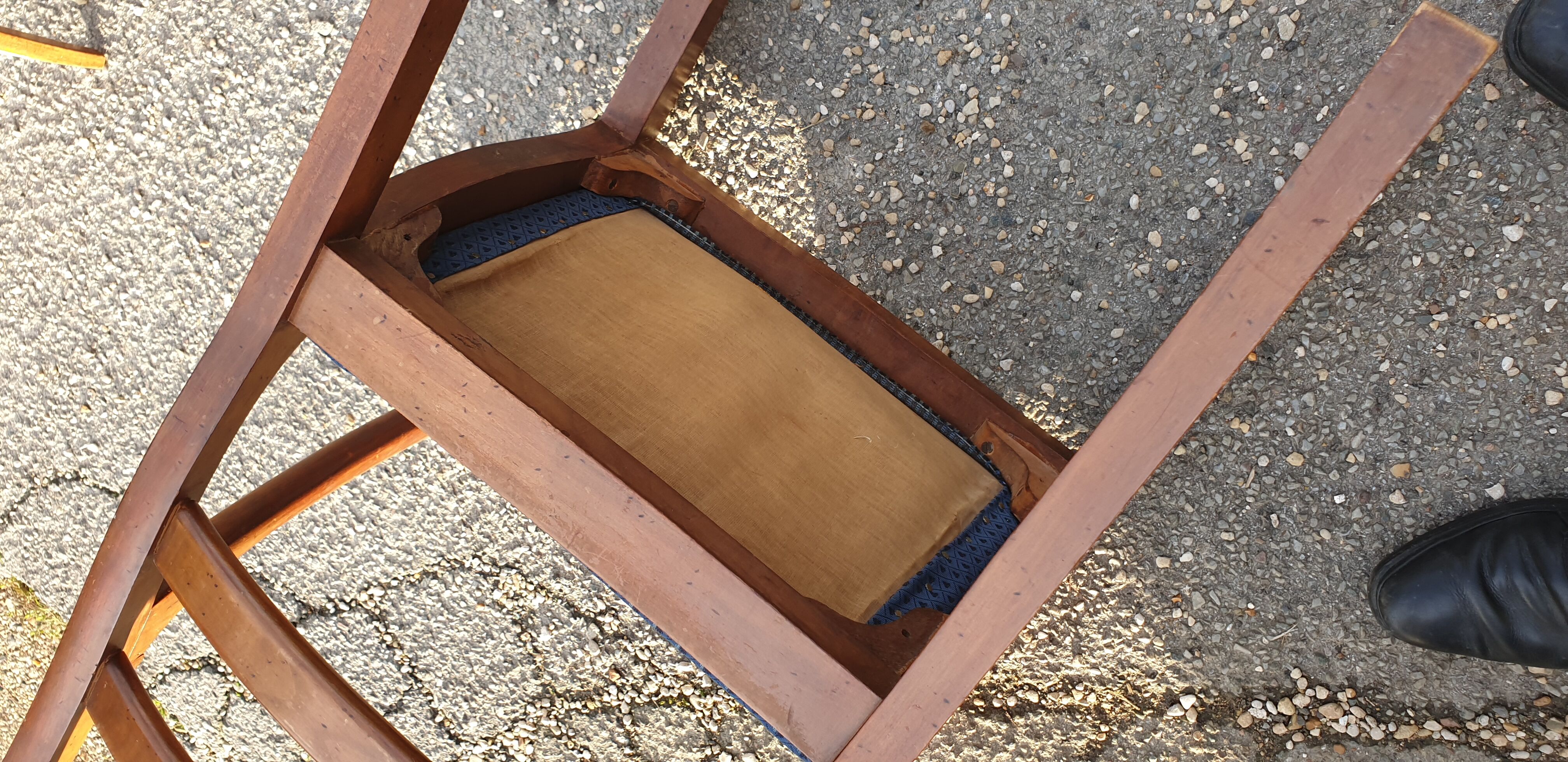 Walnut armchair with butt