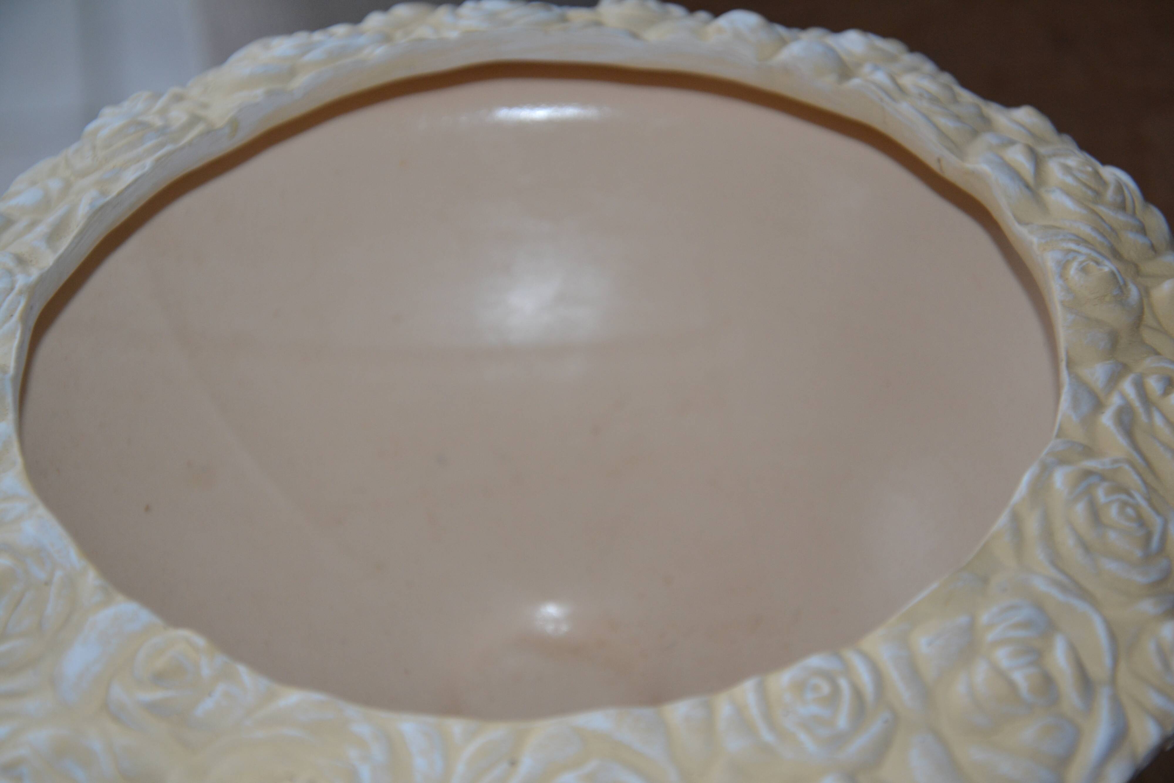 Fruit bowl in enamelled earthenware and sculpted biscuit