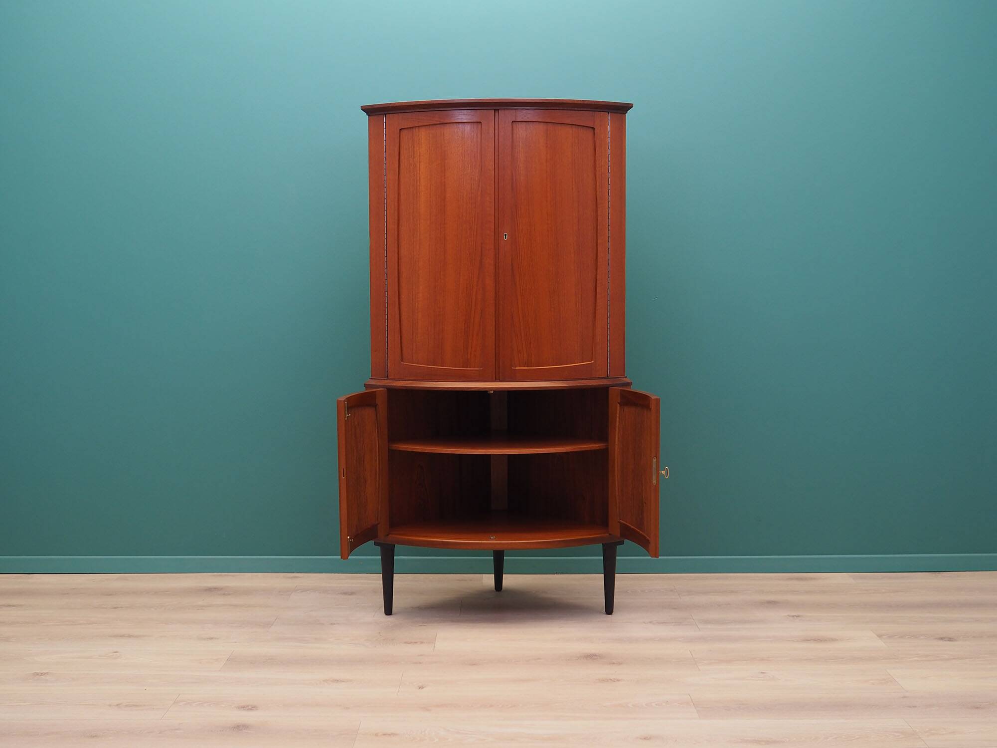 Corner cabinet in mahogany, Danish design, 1970s, production: Denmark