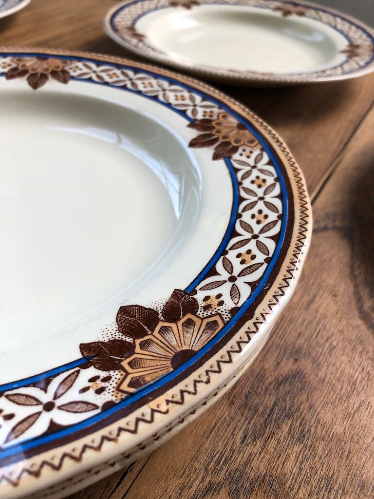 7 Creil Montereau plates