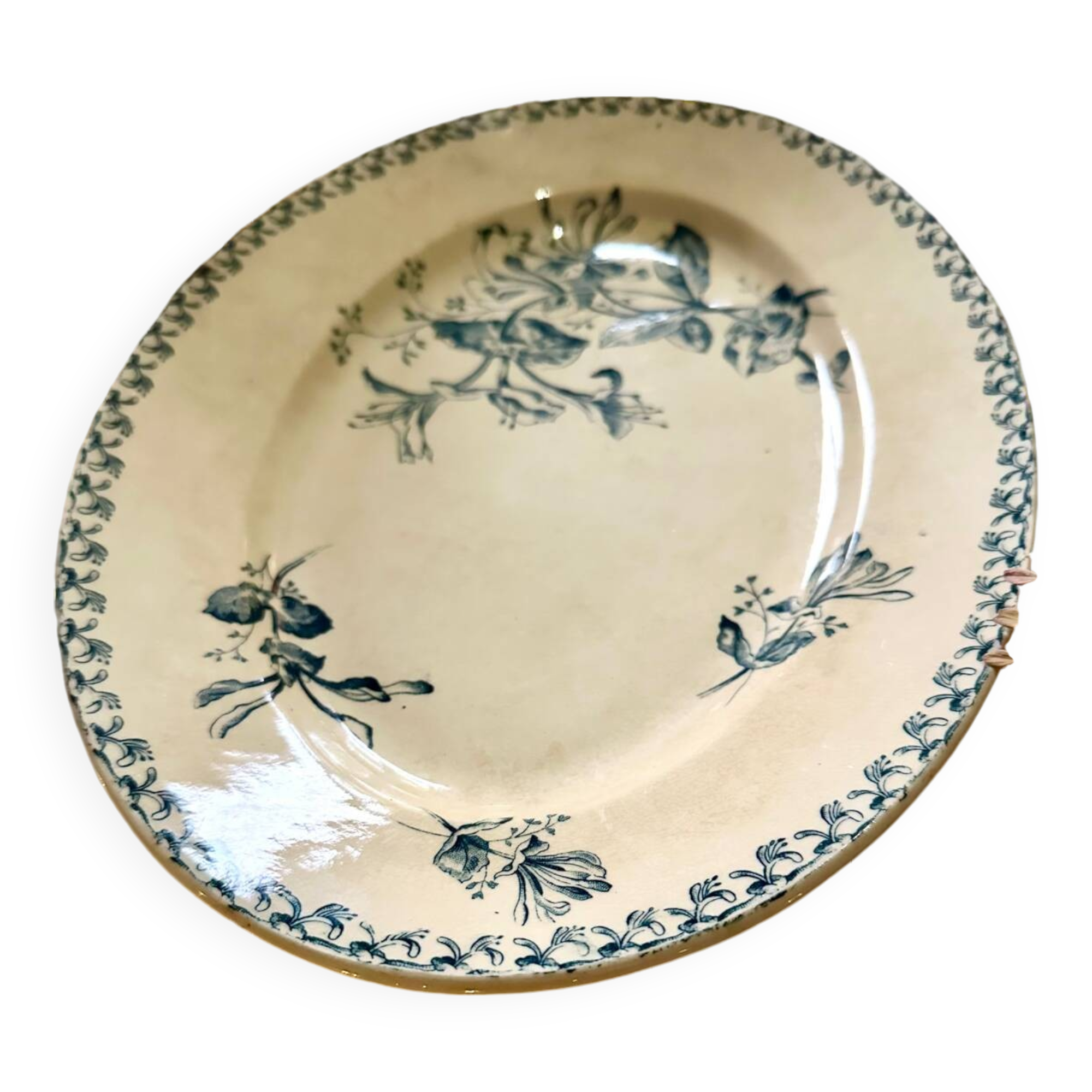 Oval dish, honeysuckle model