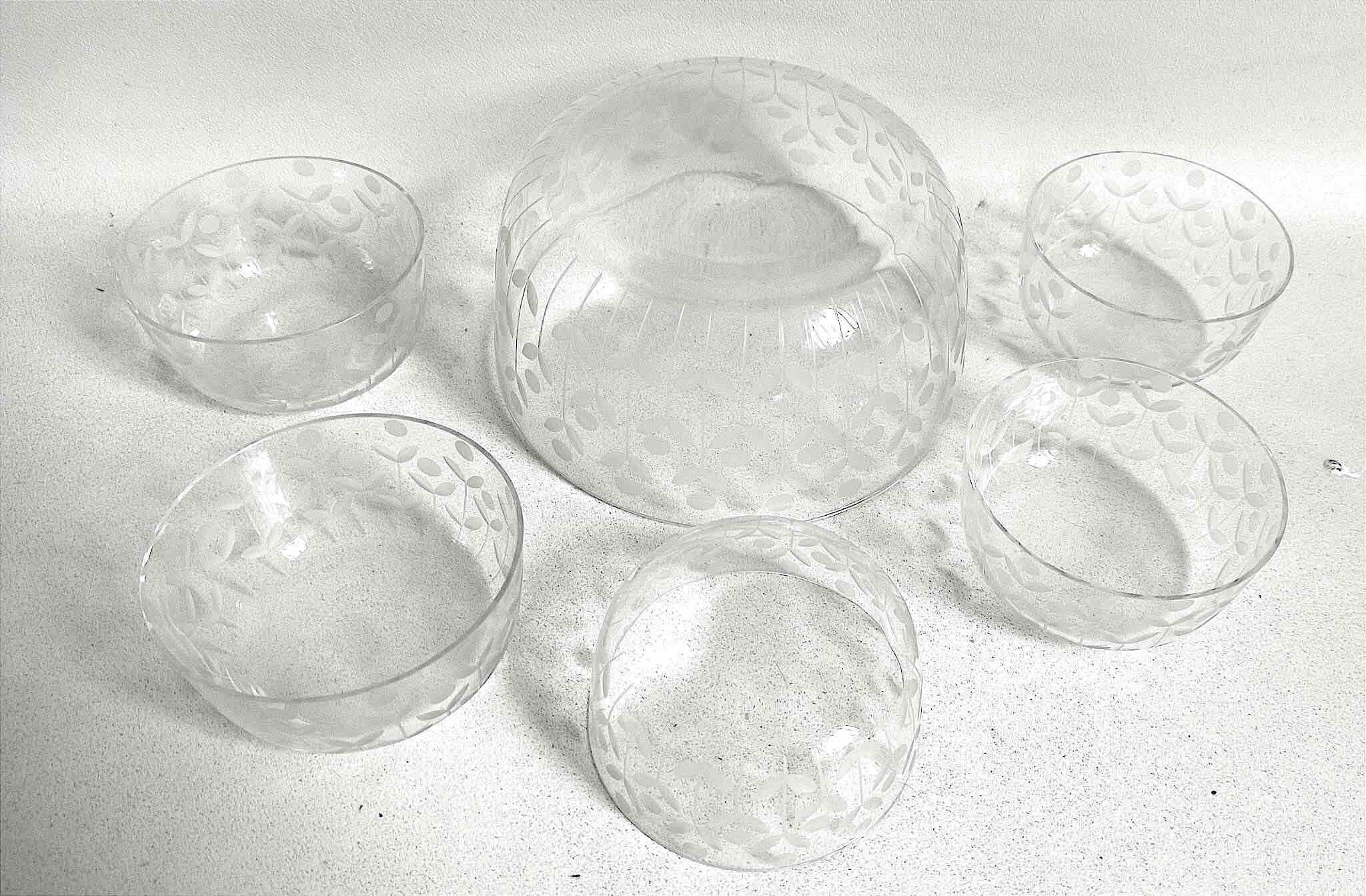 Salad bowl and 5 cut crystal cups from the 1950s.