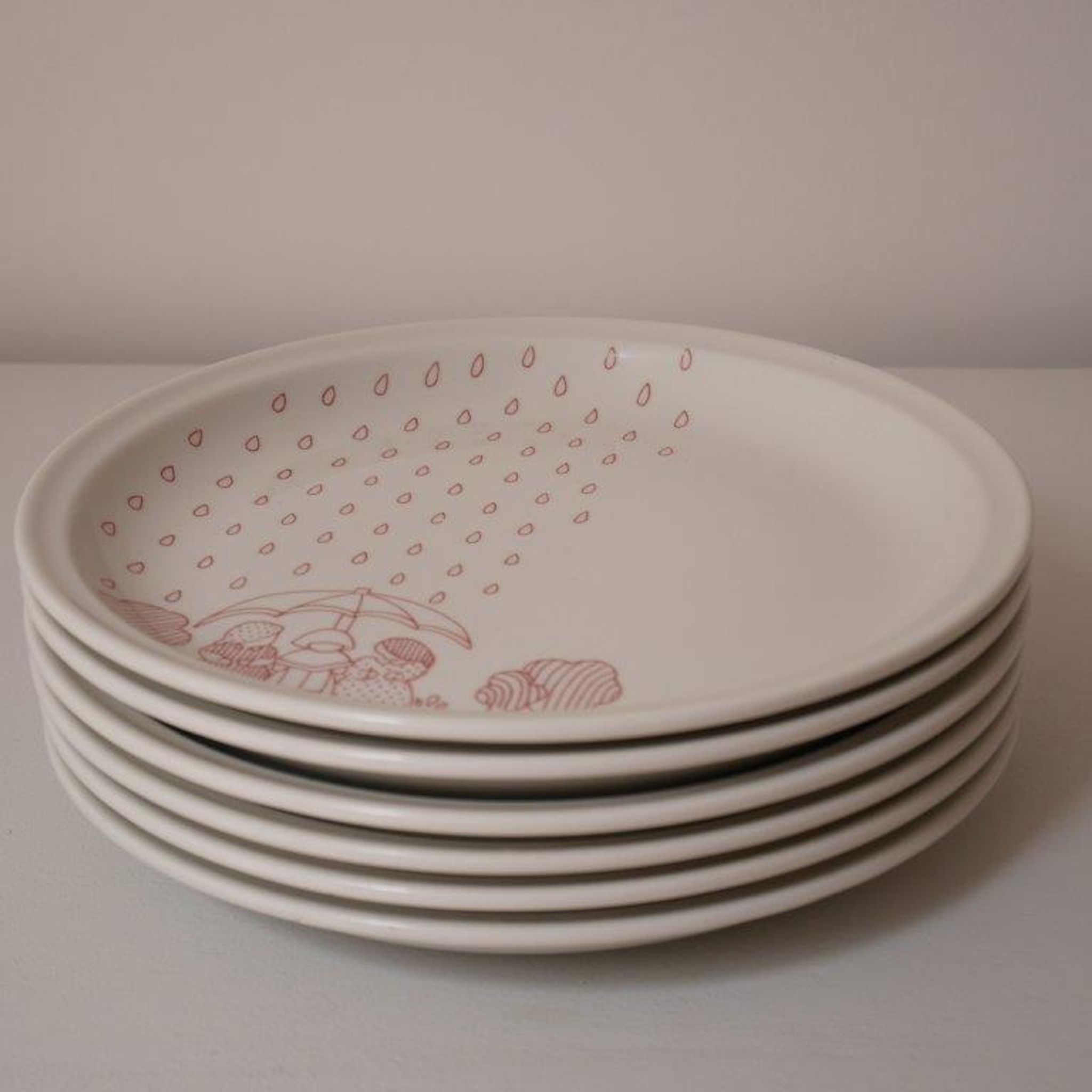 Set of 6 Sarreguemines plates, naïve décor, children in the rain