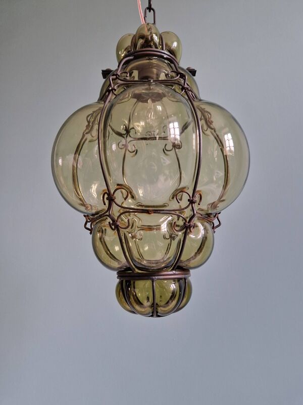 Suspension Vénitienne en verre soufflé et métal forgé, milieu du XXe siècle