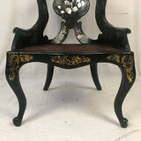 Chaise gondole Napoléon III en bois et papier mâché laqué noir et burgauté