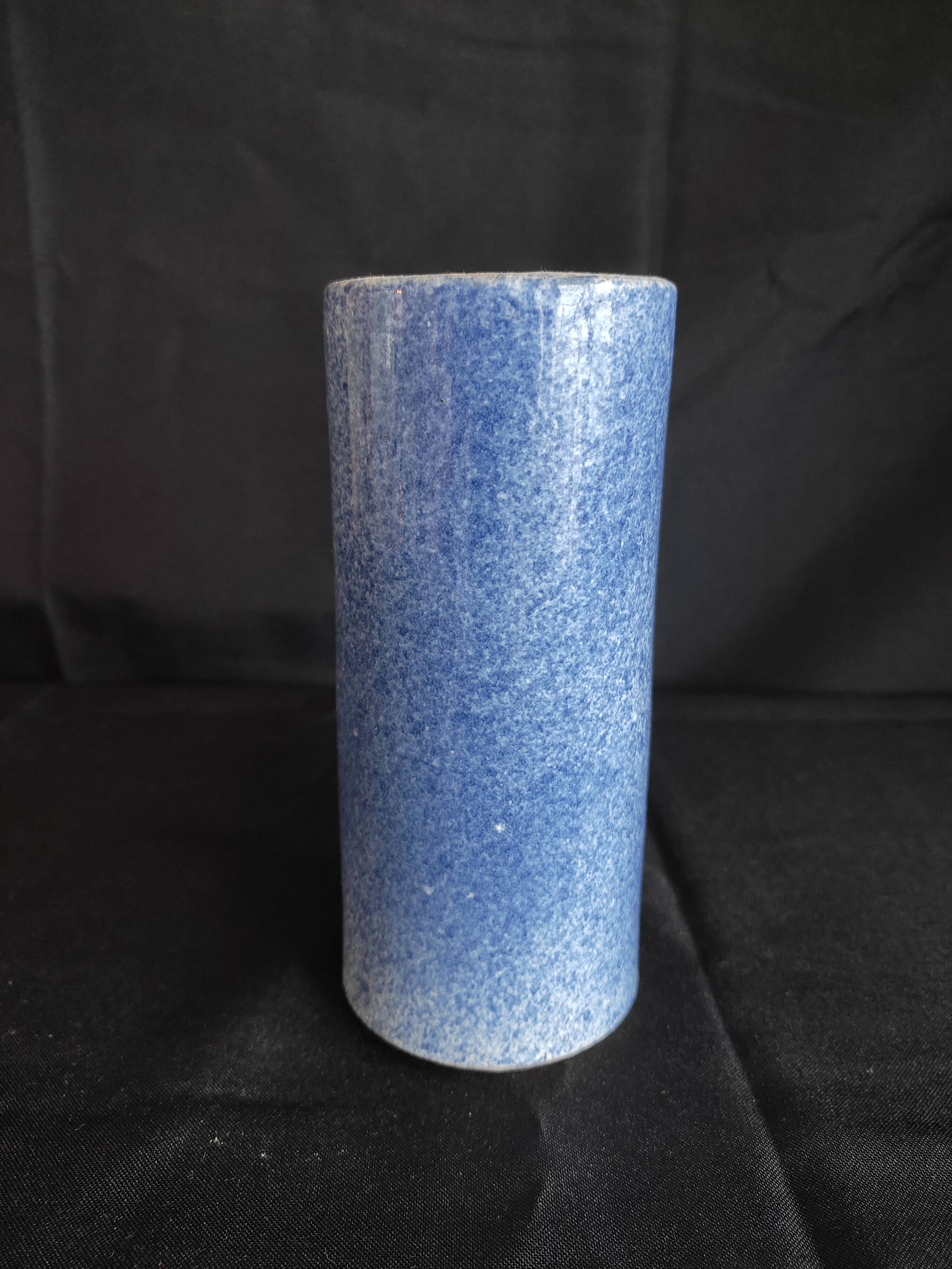 Chiné blue vase