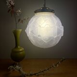 Suspension globe vintage art déco en verre dépoli