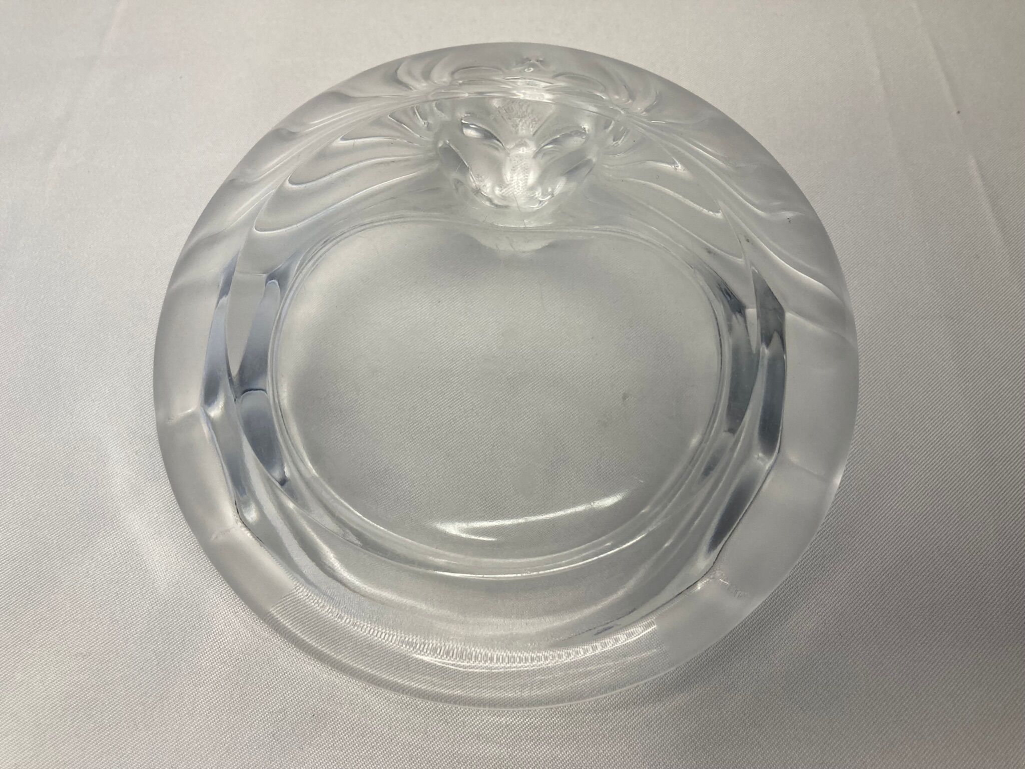 LALIQUE, ashtray with crystal lion's head XXth