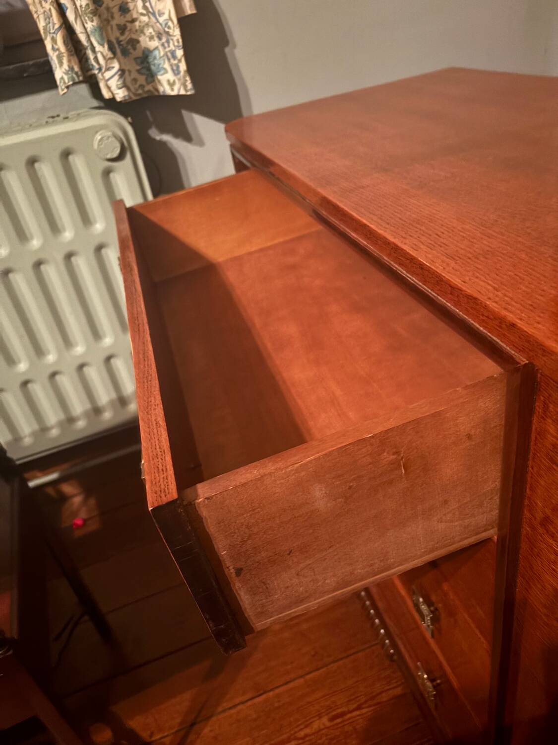 Commode vintage