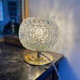 Table lamp with vintage globe