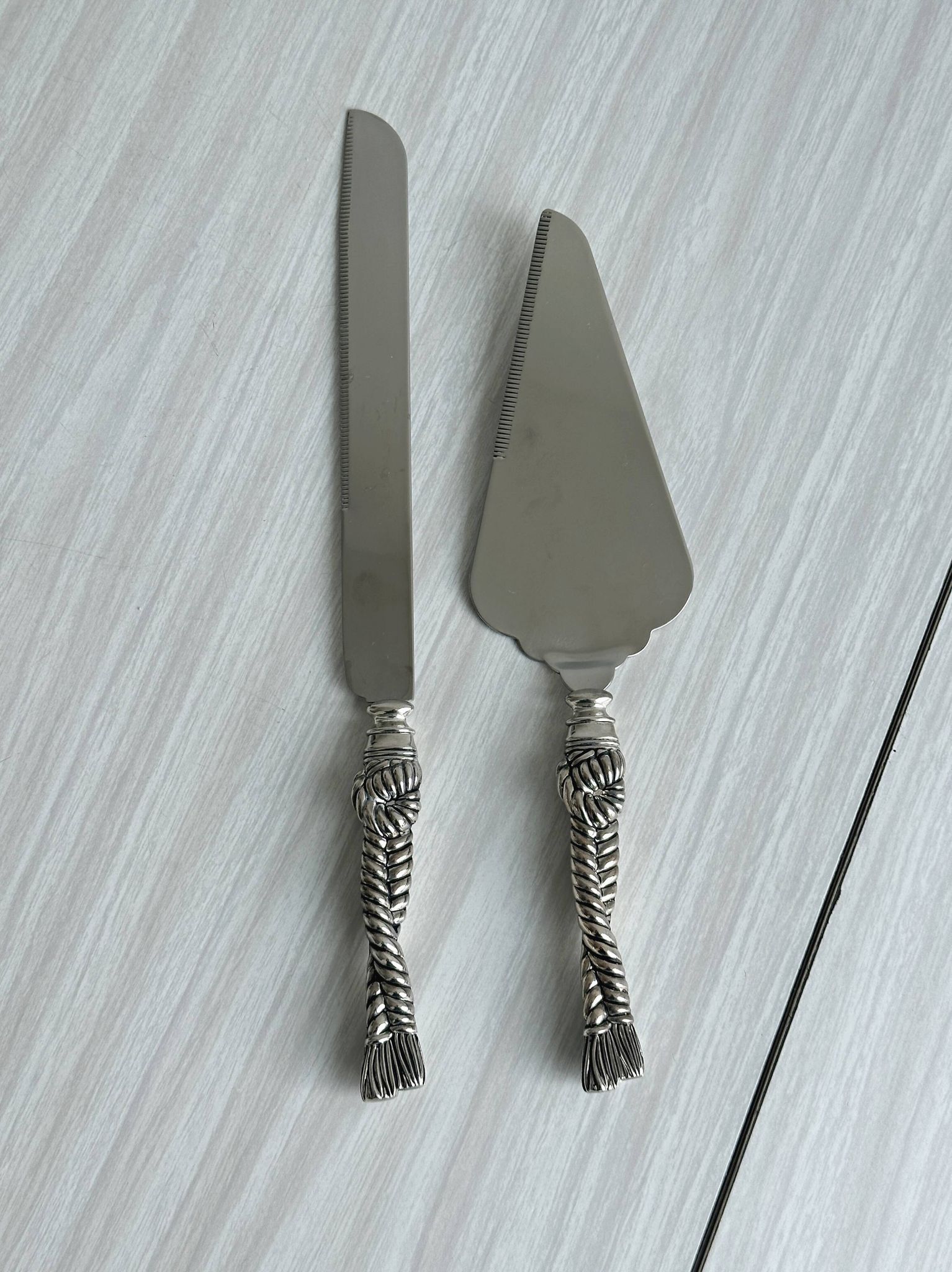 Silver-plated knife and cake server set