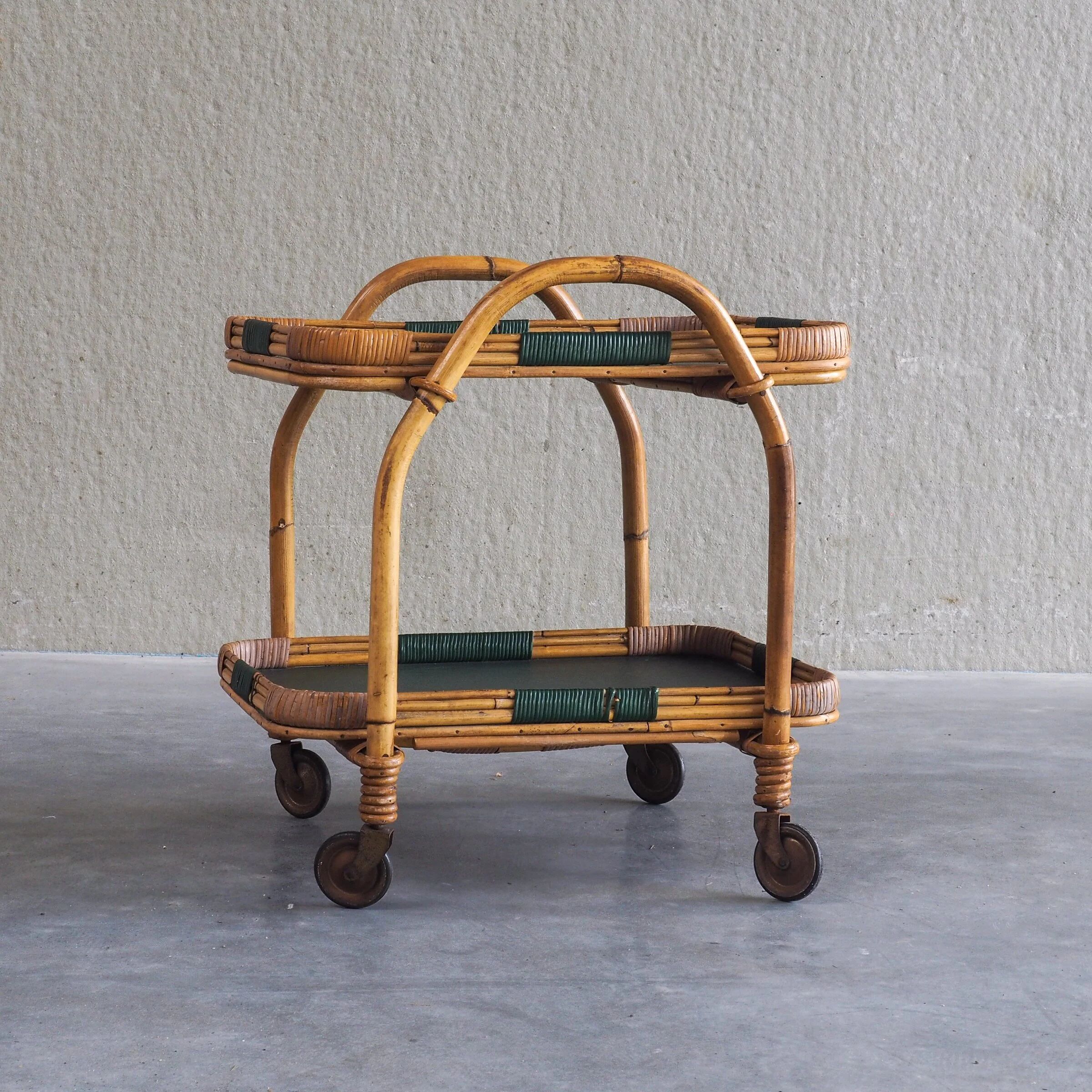 Chariot de service en bambou vintage