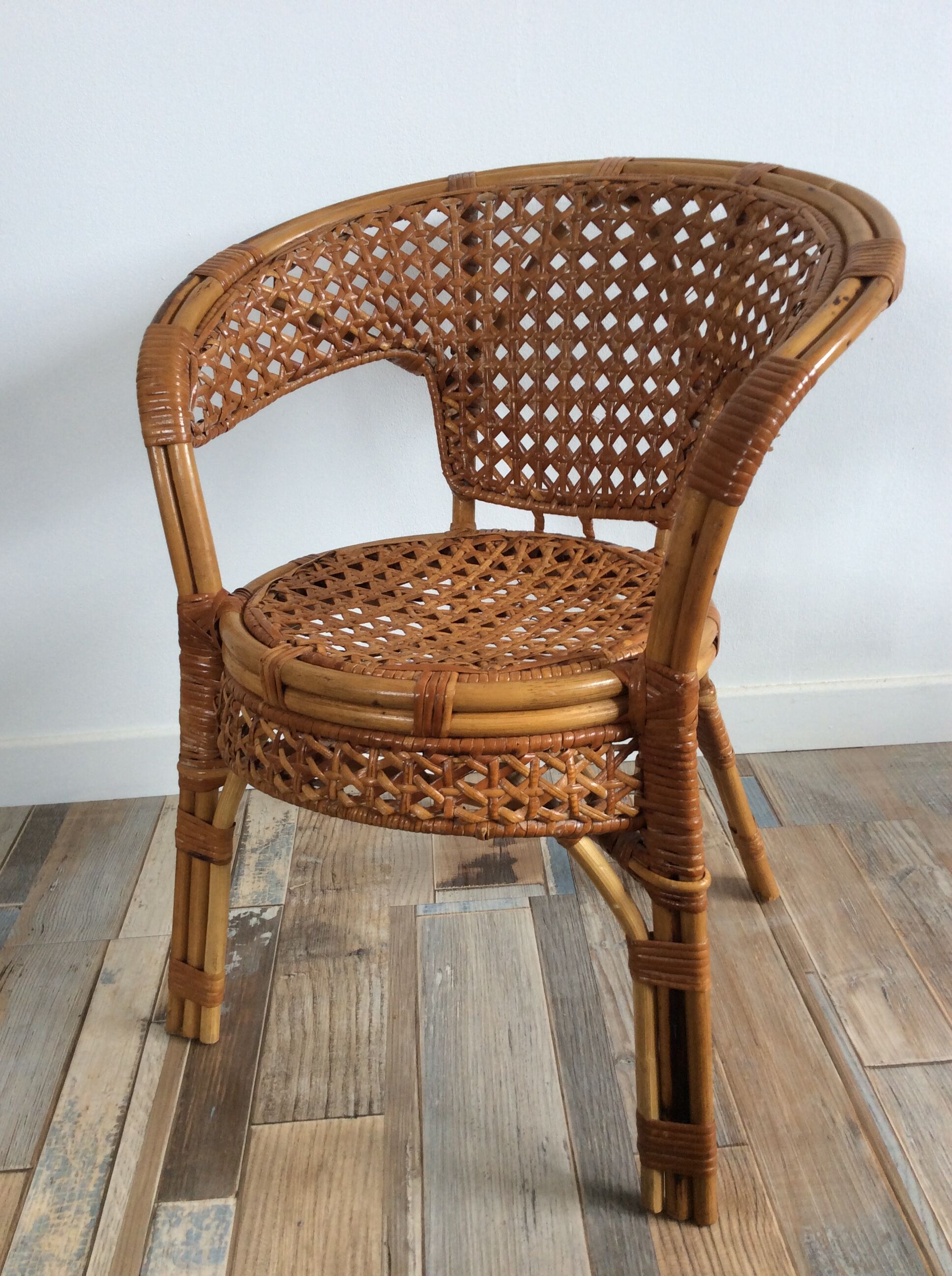 Fauteuil enfant vintage en rotin et cannage osier