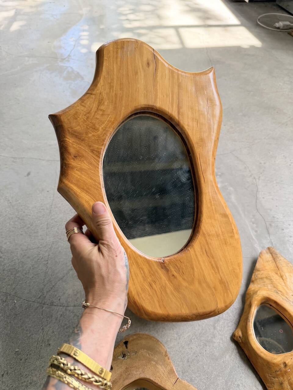 Set de 4 miroirs organiques brutalistes en bois années 50