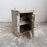 Pharmacy or toilet cabinet