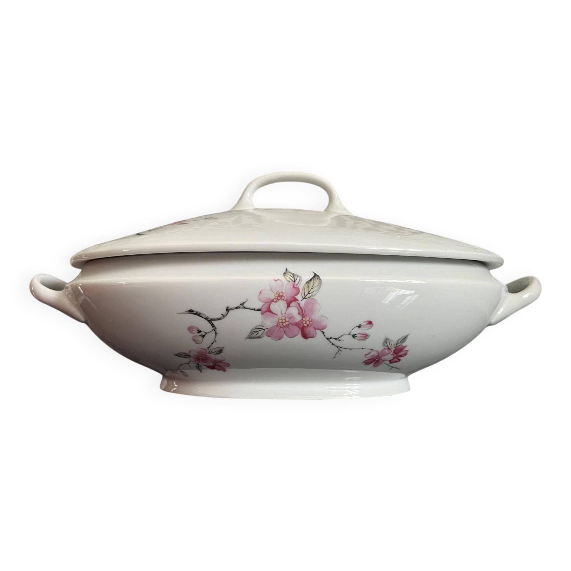 soup tureen