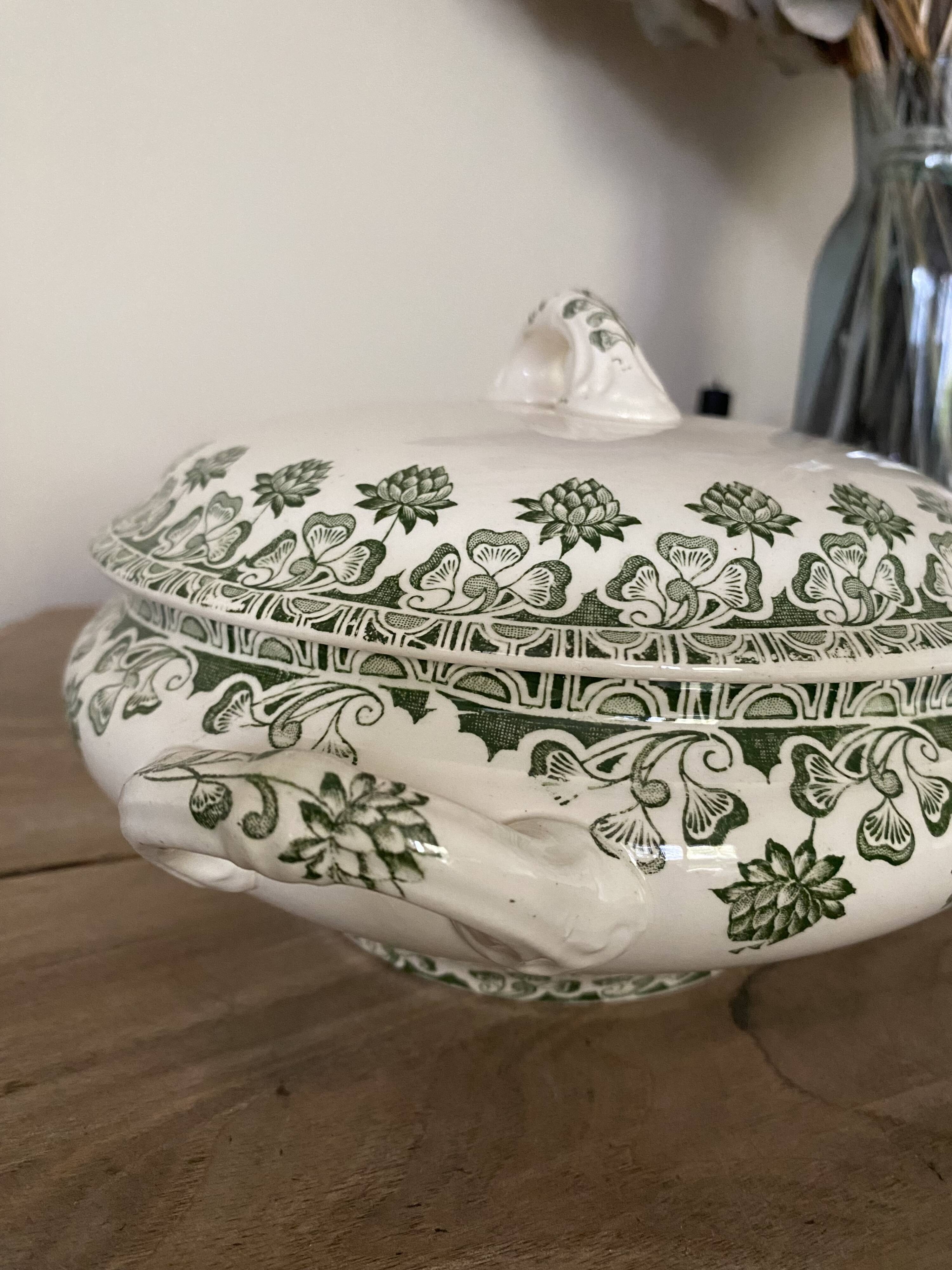 Badonvillier iron clay vegetable dish with clover decoration