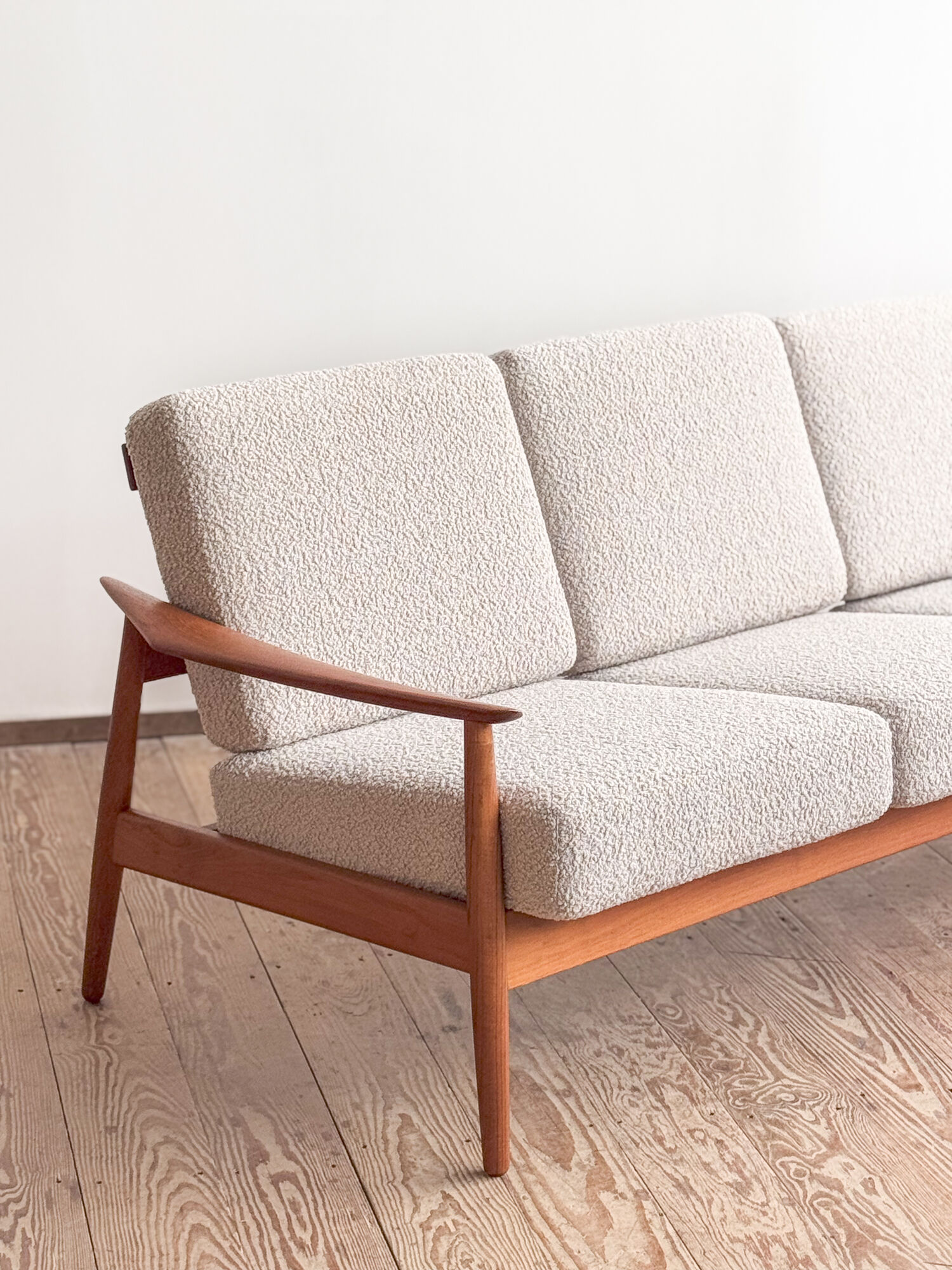 Canapé Arne Vodder modèle FD164 en teck, tissu bouclé, Danemark années 1960