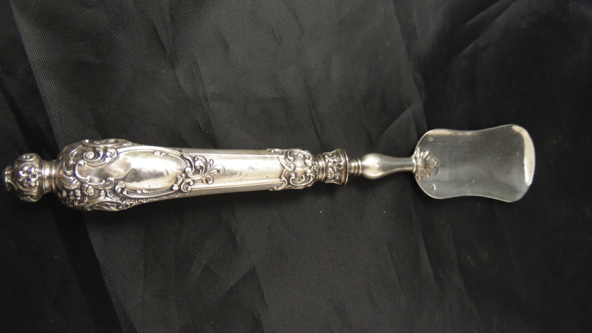 Solid silver foie gras shovel, pâté mignardise Rocaille XIXe Minerve 1st title