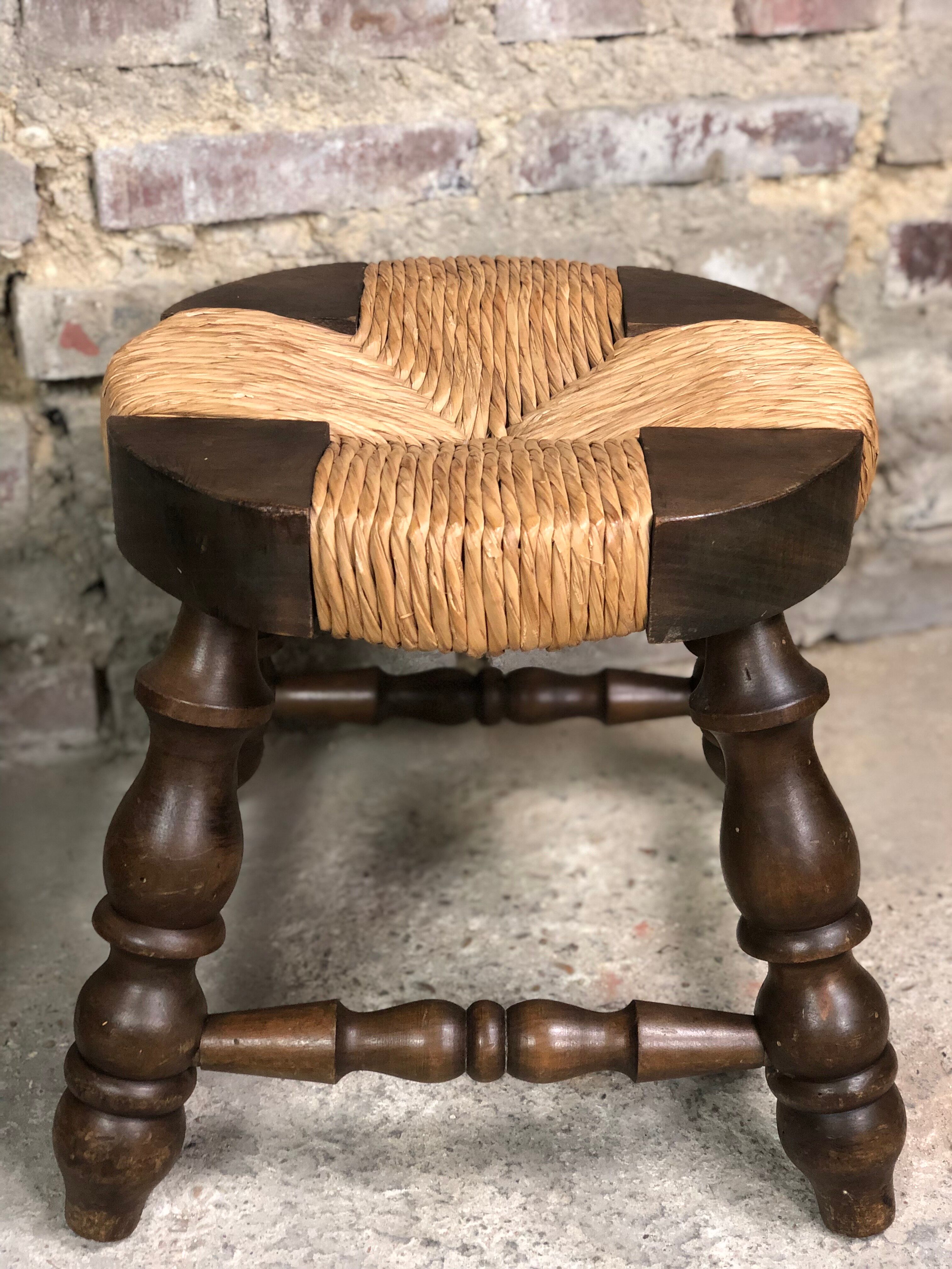 Set of 2 stools in wood and woven straw vintage 1960