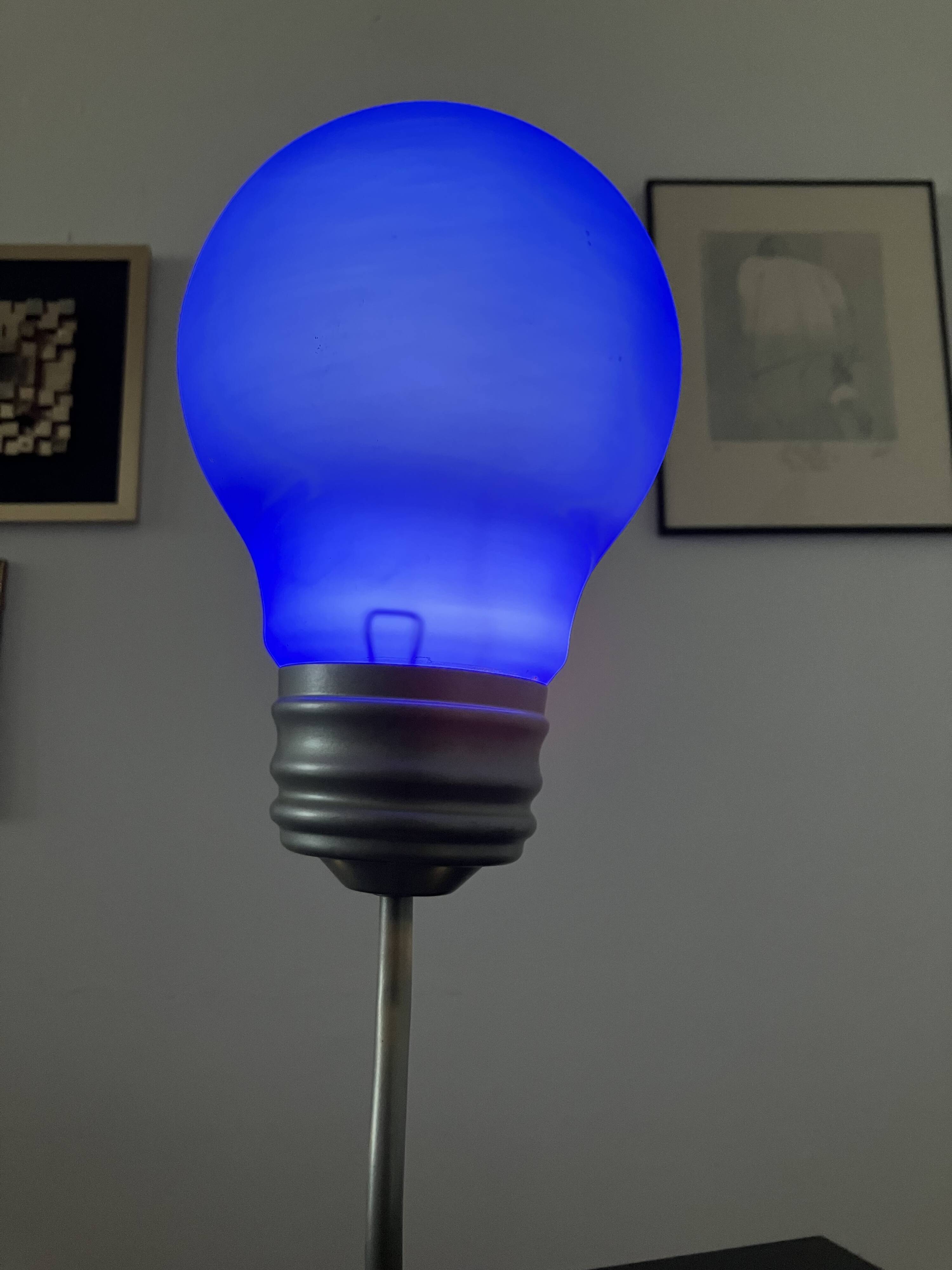 Small blue lamp bulb postmodern 90s Pop Art style