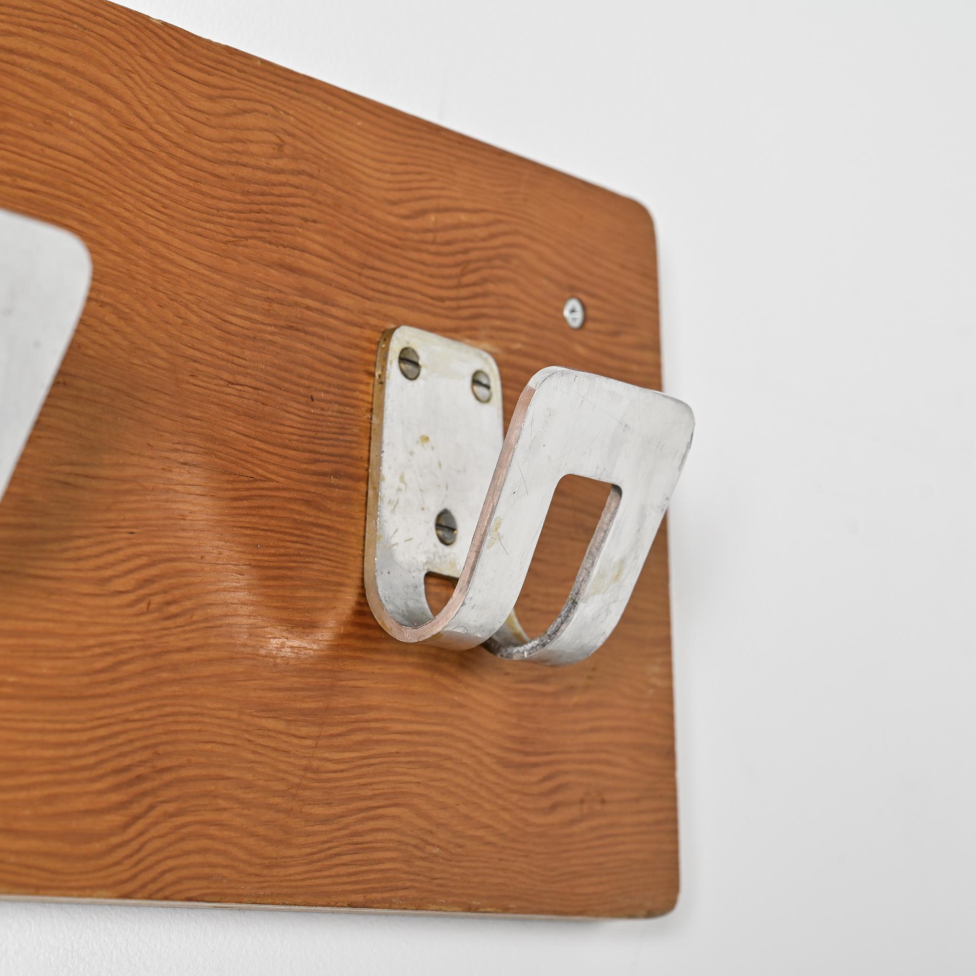 Pierre Guariche: Coat rack for La Plagne, around 1968
