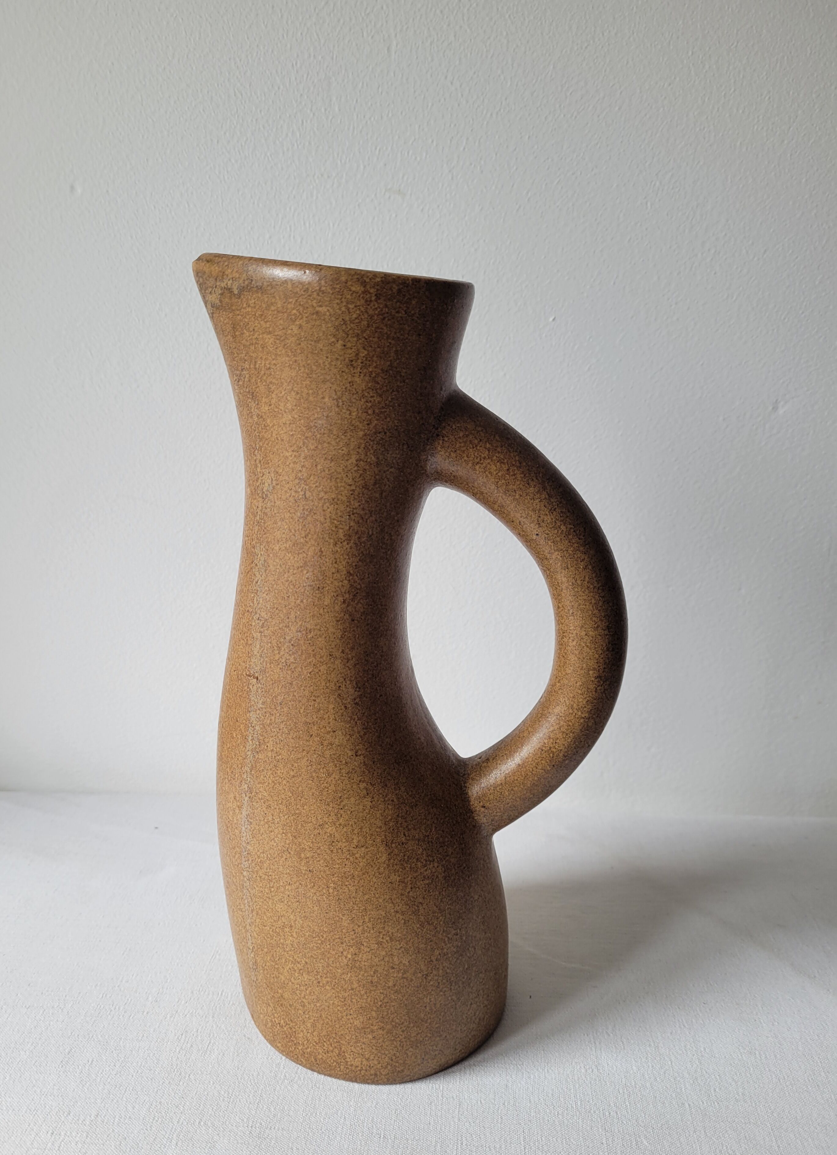 Sandstone pitcher