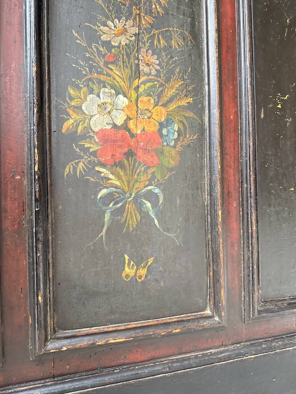 Floral 1920s trading counter