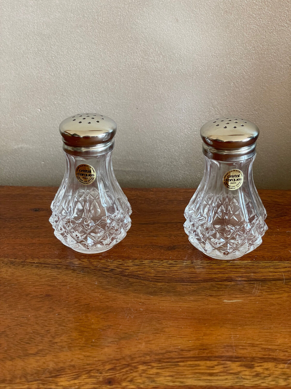 Salt and pepper crystal of Arques