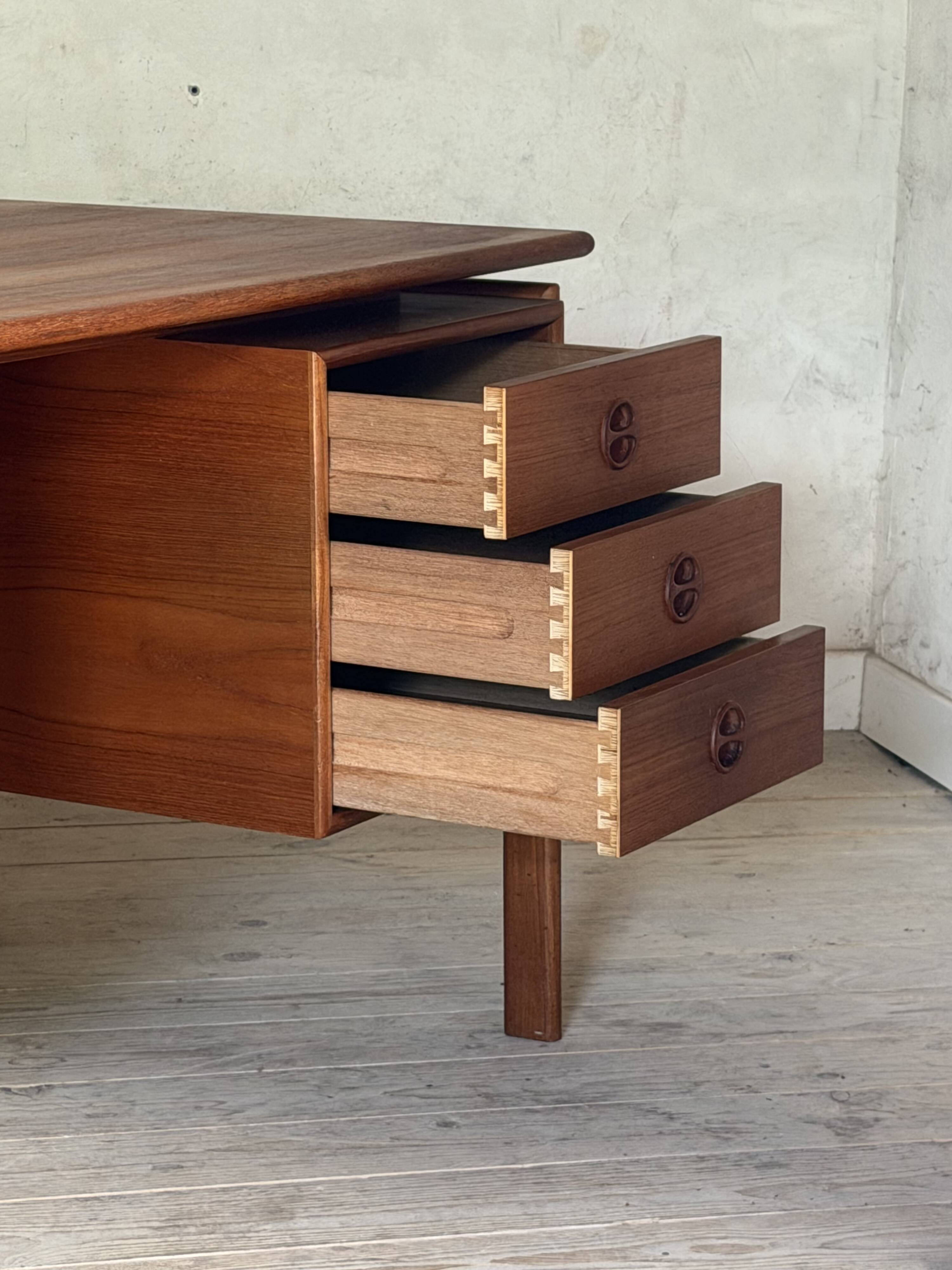 Bureau vintage scandinave teck,  Danemark
