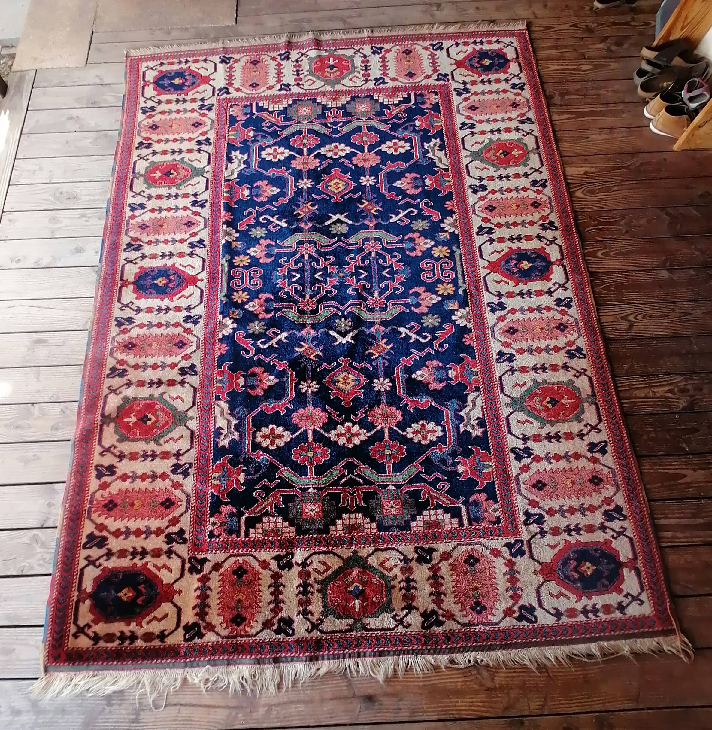 Antique Persian Heriz Afshar rug 200 x 276 cm