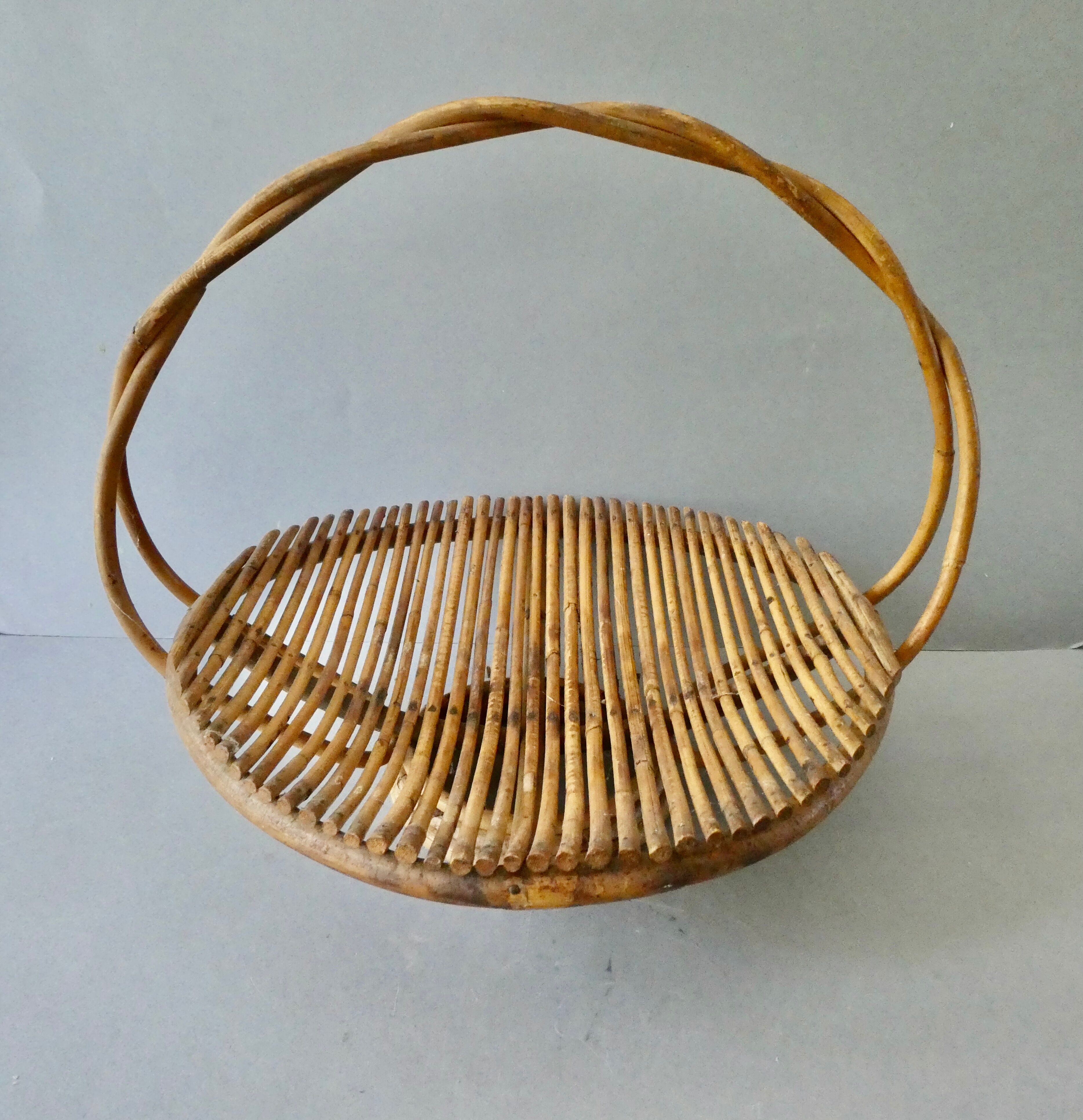 Rattan fruit basket 70s