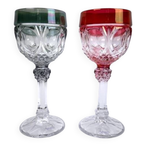 Suite de 2 verres à - vin cristal