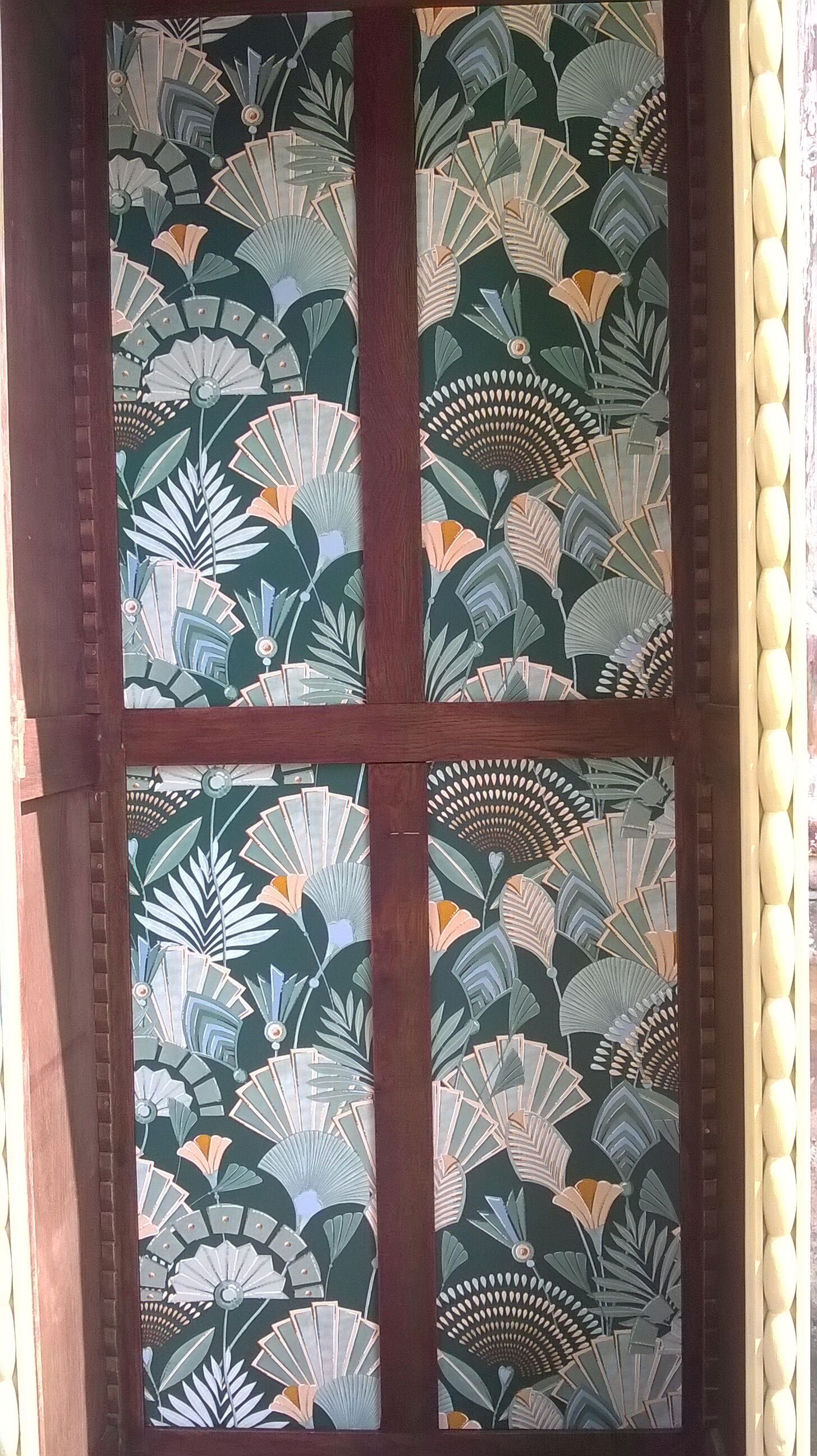 Parisian showcase cabinet 1930