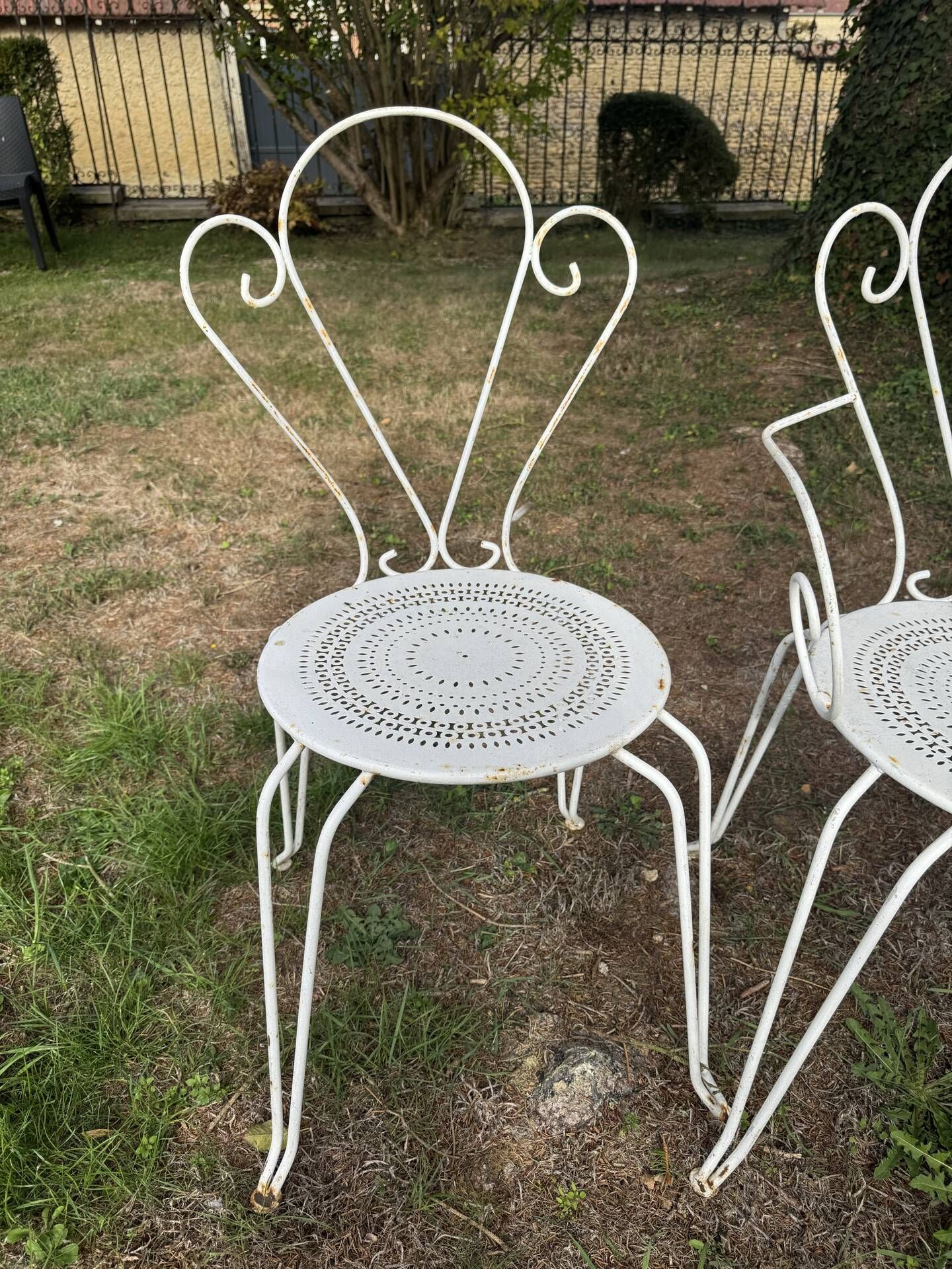 Set of 4 wrought iron garden chairs