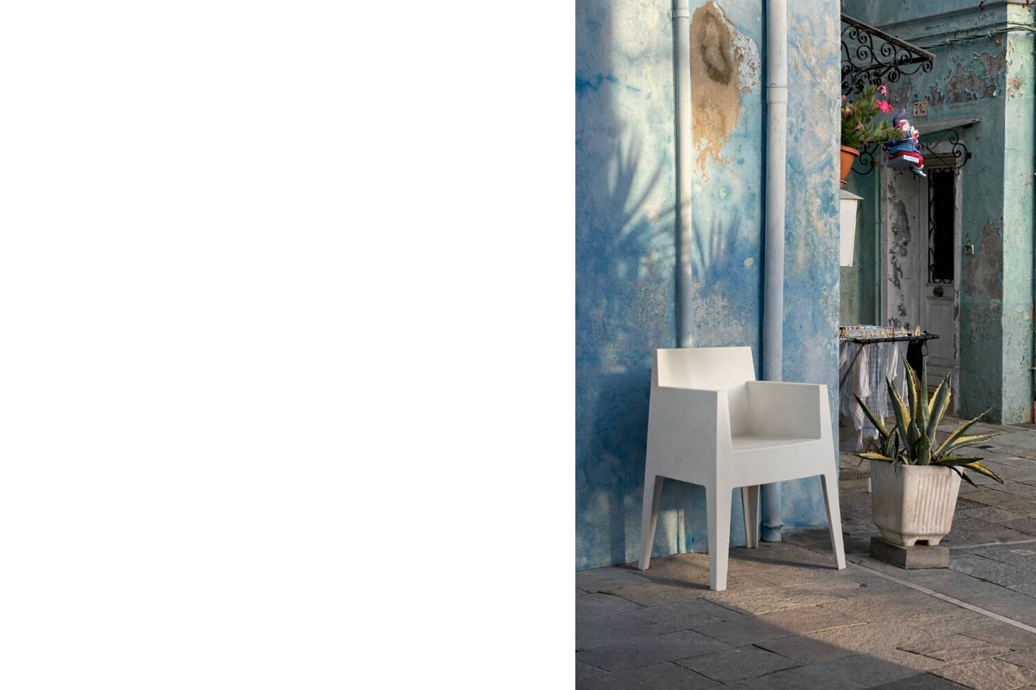 Set of 4 Vintage Mid-Century Modern Atlantide Collection Toy Plastic Chairs