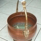 Cache pot  en cuivre