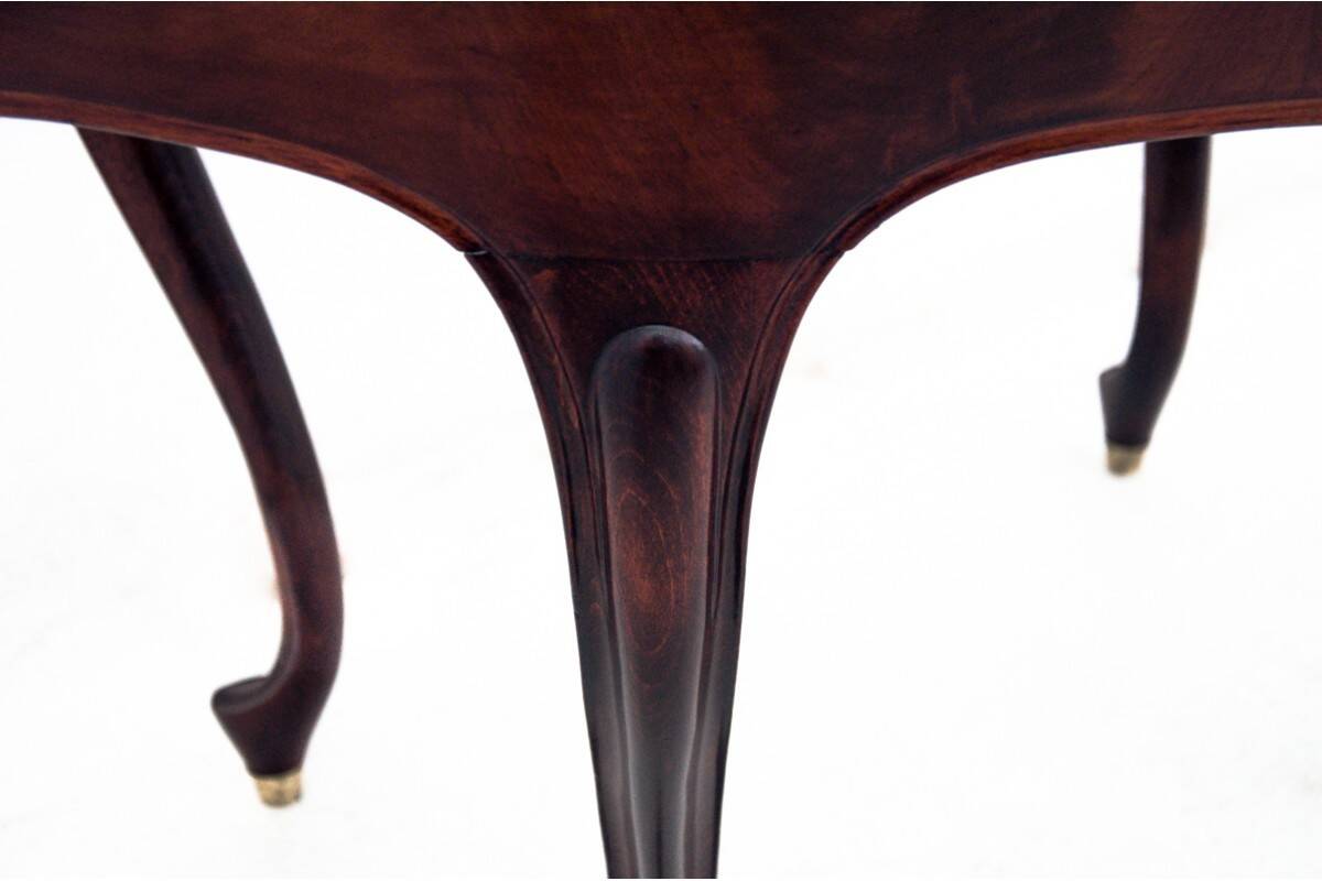 Table et 4 chaises en bois et tissu, Europe du Nord vers 1870