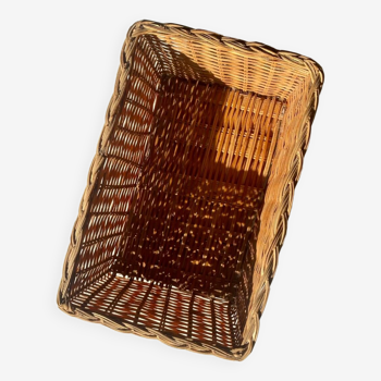 Small wicker basket