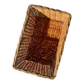 Small wicker basket