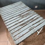 Folding table