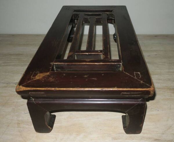 Table basse chinoise pieds en sabots de cheval, 1910
