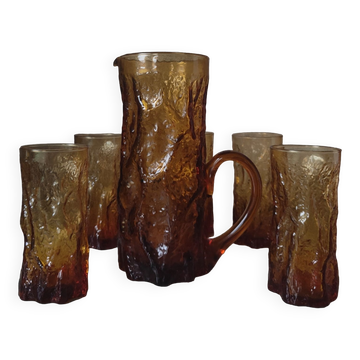 Pichet et ses verres en verre ambré