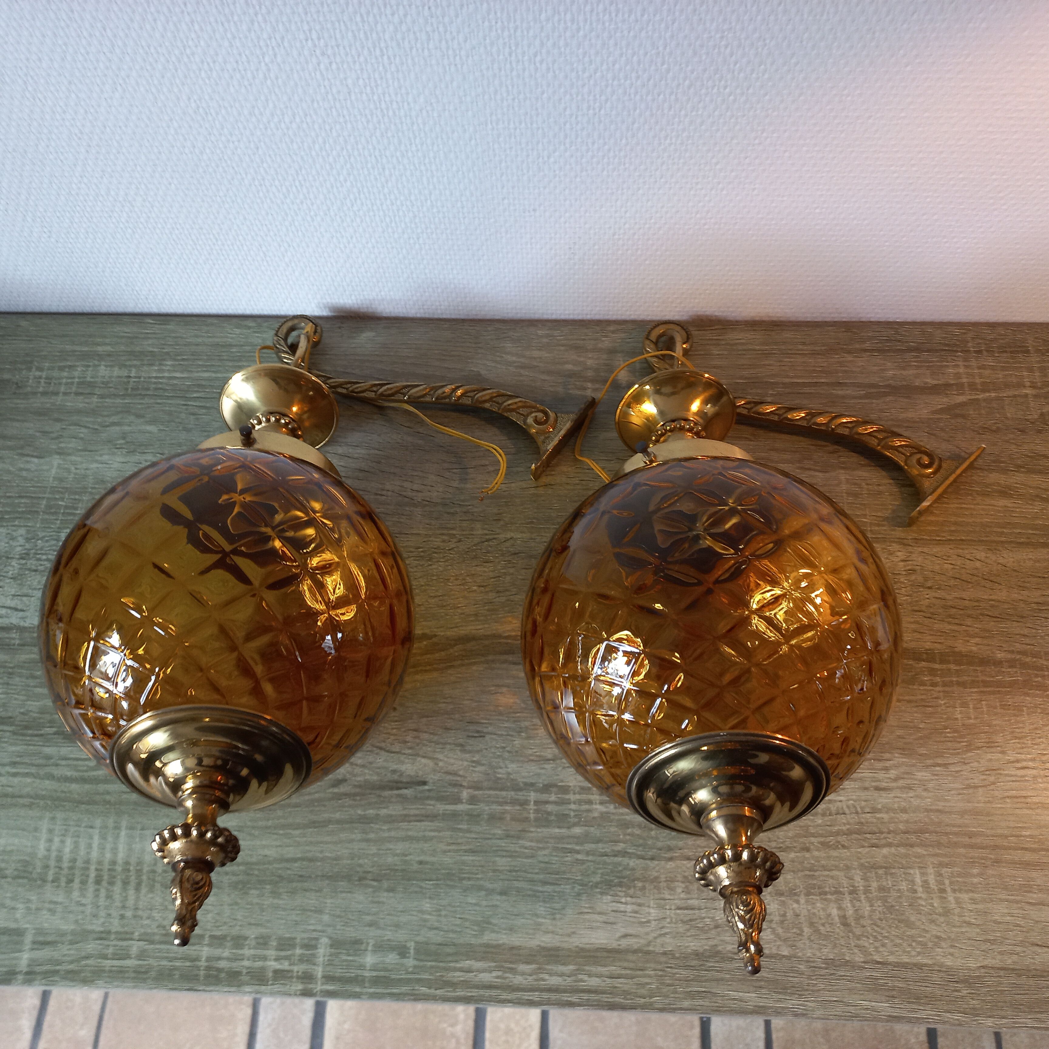 Set of 2 vintage wall lights