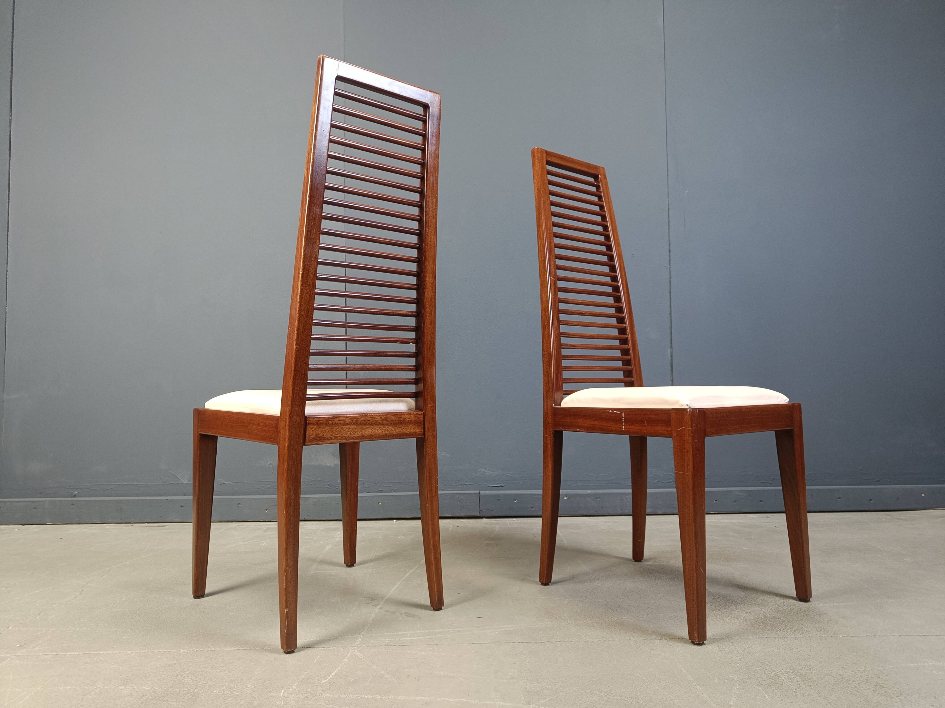 Ensemble de 8 chaises de salle à manger italiennes à dossier haut, années 1980