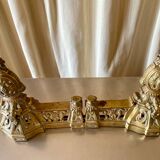 3 accessoires de cheminée en bronze doré 2 chenets et 1 barre de foyer