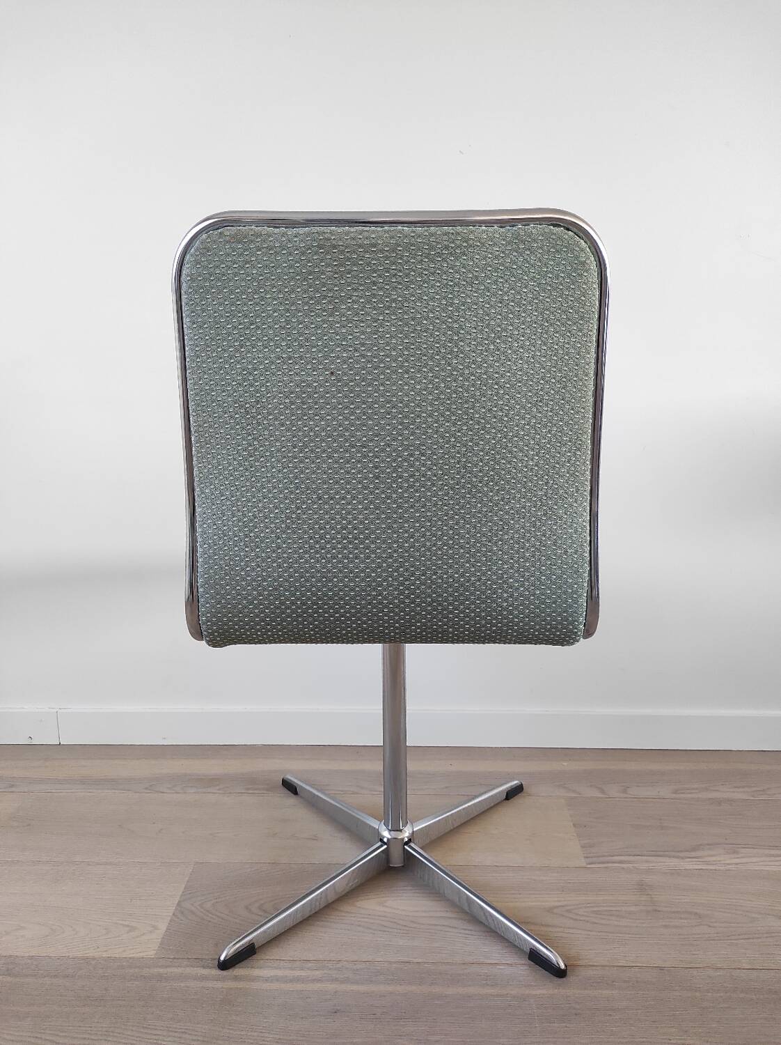 Suite de 6 chaises pivotantes Roche Bobois, 70's