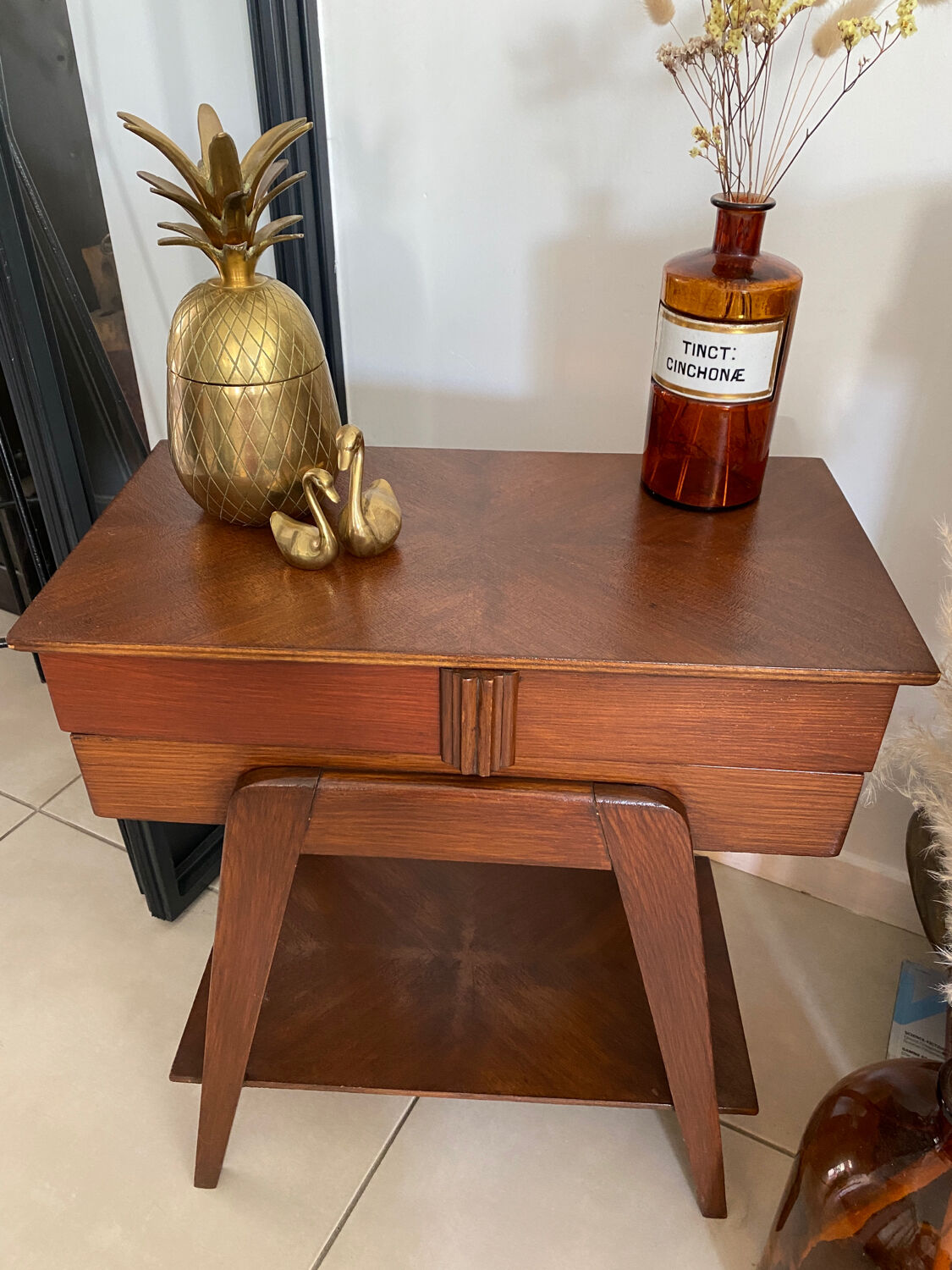 Vintage compass feet worker